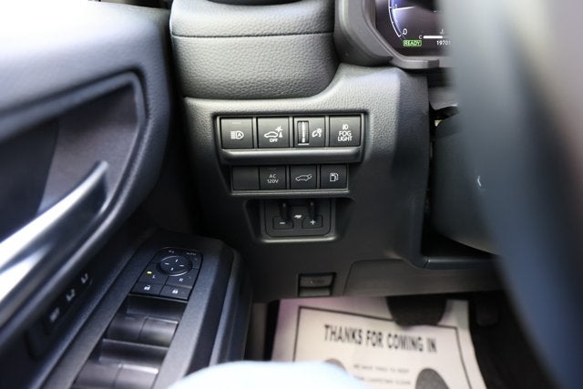 2025 Toyota Land Cruiser 4WD (Natl)