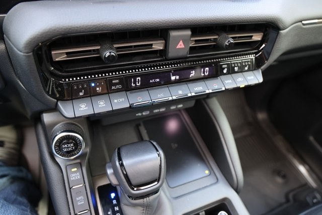 2025 Toyota Land Cruiser 4WD (Natl)