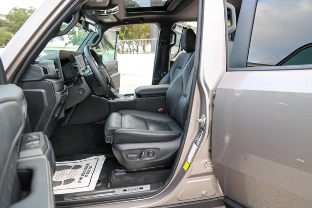 2025 Toyota Land Cruiser 4WD (Natl)