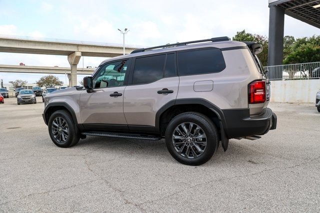 2025 Toyota Land Cruiser 4WD (Natl)