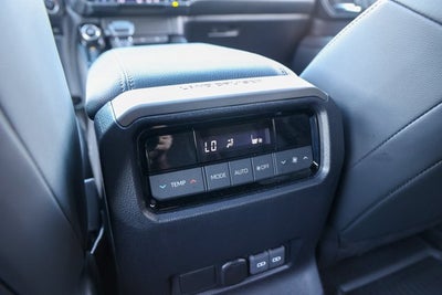 2025 Toyota Land Cruiser 4WD (Natl)