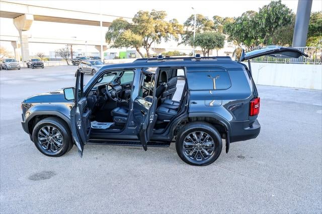 2025 Toyota Land Cruiser 4WD (Natl)