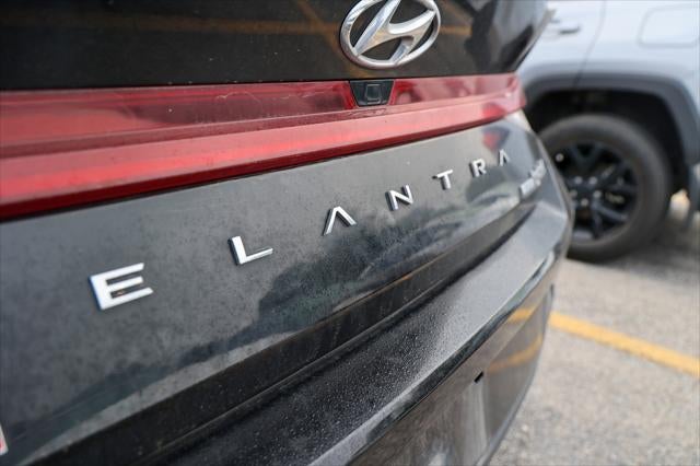 2023 Hyundai Elantra Blue
