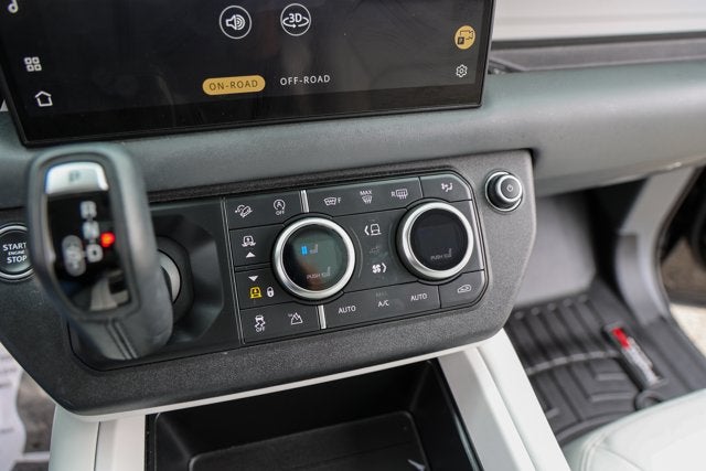 2025 Land Rover Defender X-Dynamic SE