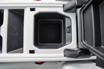 2025 Land Rover Defender X-Dynamic SE