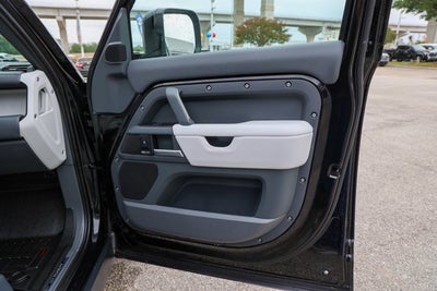 2025 Land Rover Defender X-Dynamic SE
