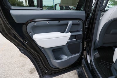 2025 Land Rover Defender X-Dynamic SE