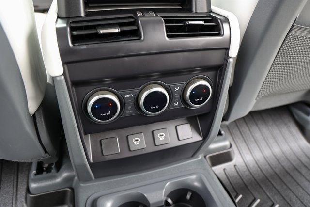 2025 Land Rover Defender X-Dynamic SE