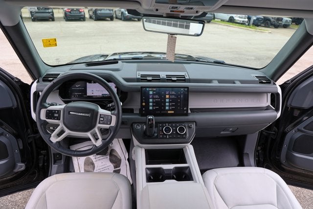 2025 Land Rover Defender X-Dynamic SE