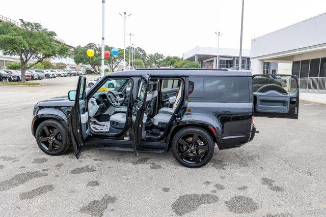 2025 Land Rover Defender X-Dynamic SE