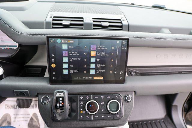 2025 Land Rover Defender X-Dynamic SE