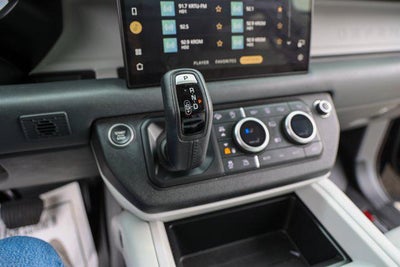2025 Land Rover Defender X-Dynamic SE