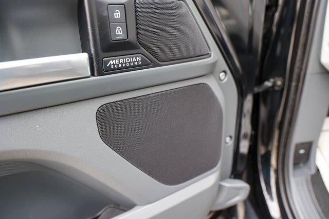 2025 Land Rover Defender X-Dynamic SE