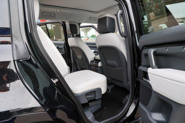 2025 Land Rover Defender X-Dynamic SE