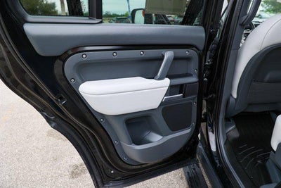 2025 Land Rover Defender X-Dynamic SE