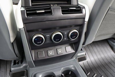 2025 Land Rover Defender X-Dynamic SE