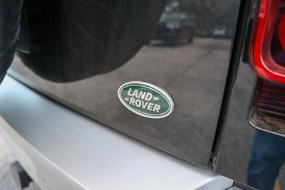 2023 Land Rover Defender SE