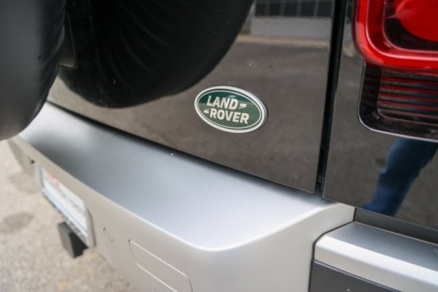 2023 Land Rover Defender SE