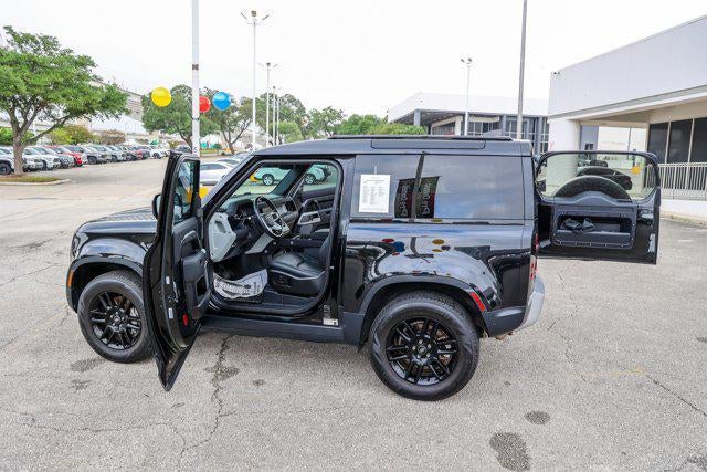 2023 Land Rover Defender SE