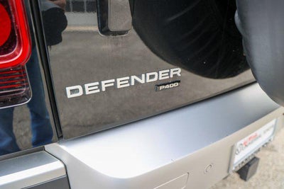 2023 Land Rover Defender SE