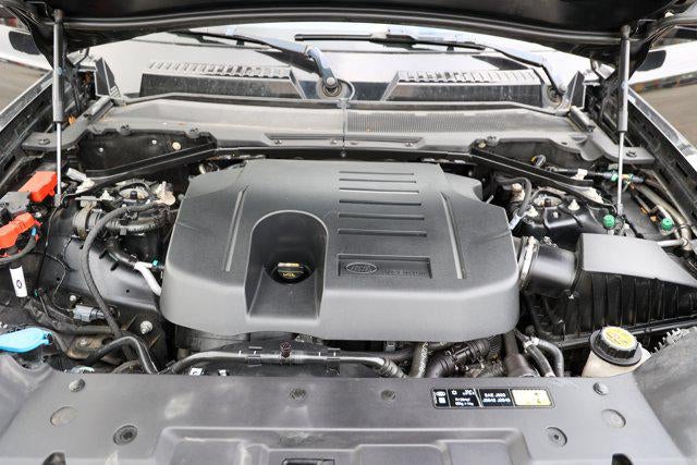 2023 Land Rover Defender SE