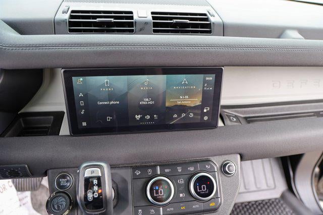2023 Land Rover Defender SE