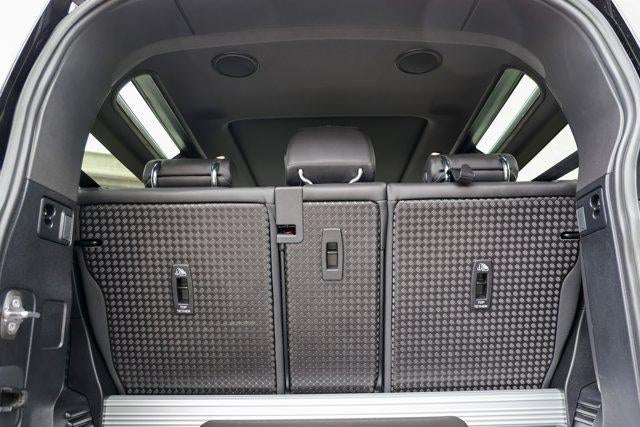 2023 Land Rover Defender SE