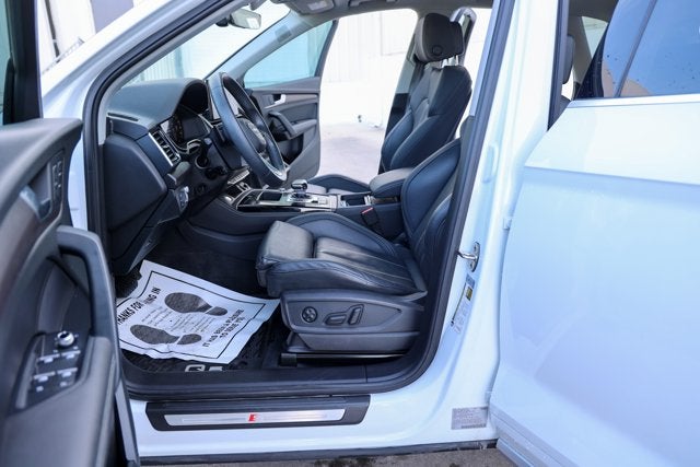 2023 Audi Q5 S line Prestige