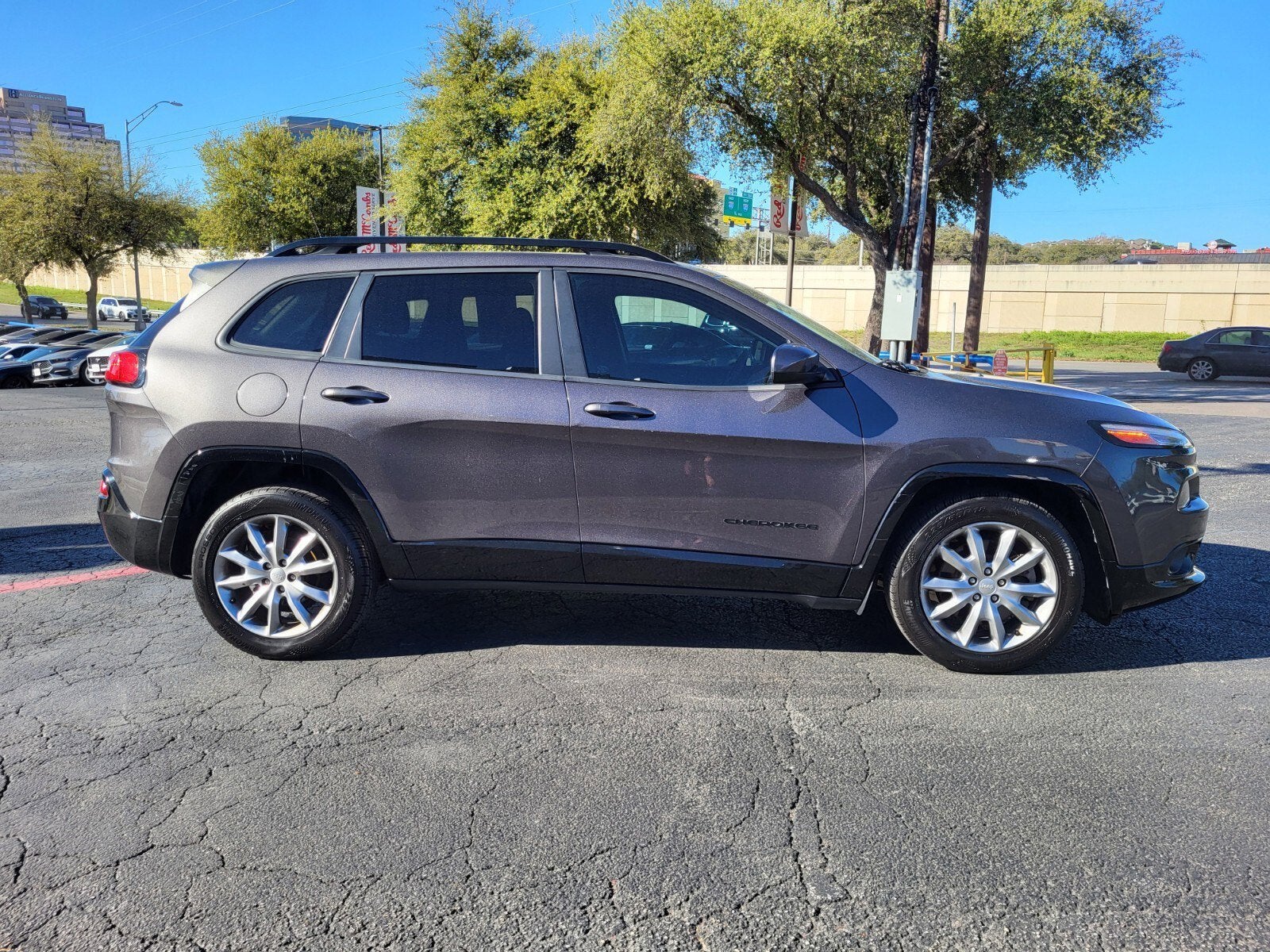 2018 Jeep Cherokee Latitude Tech Connect