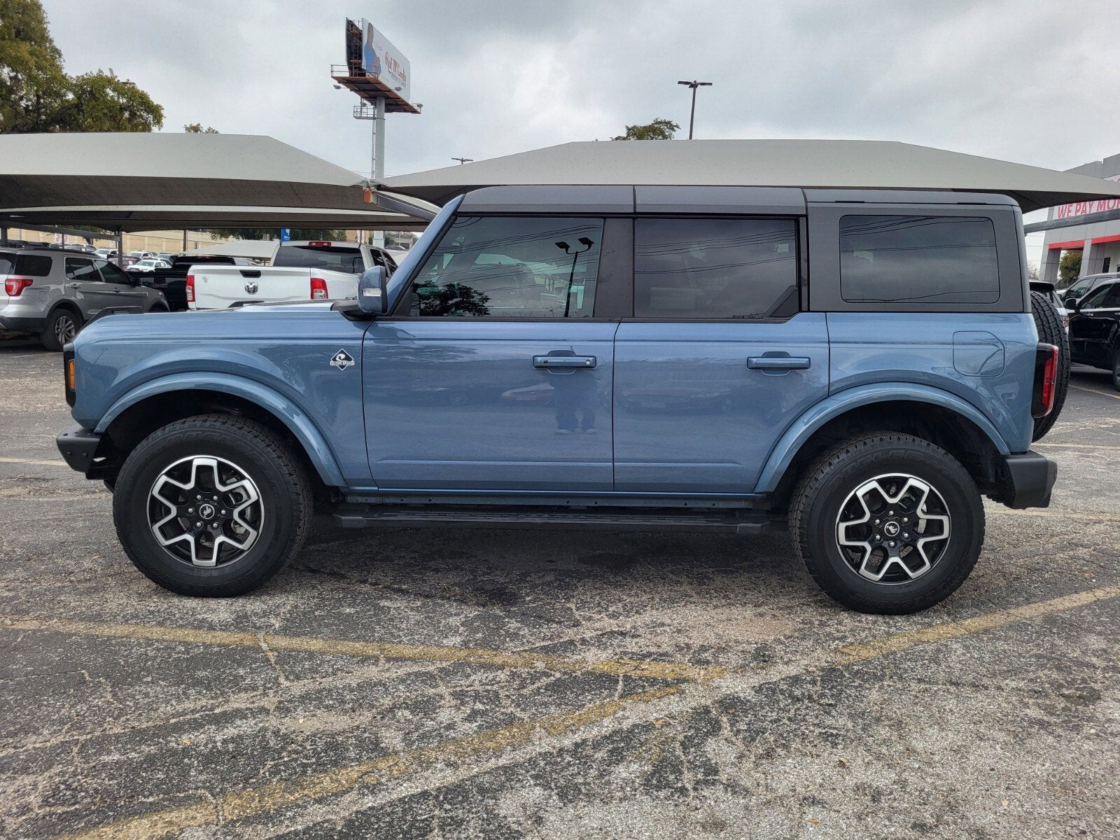 2024 Ford Bronco Outer Banks