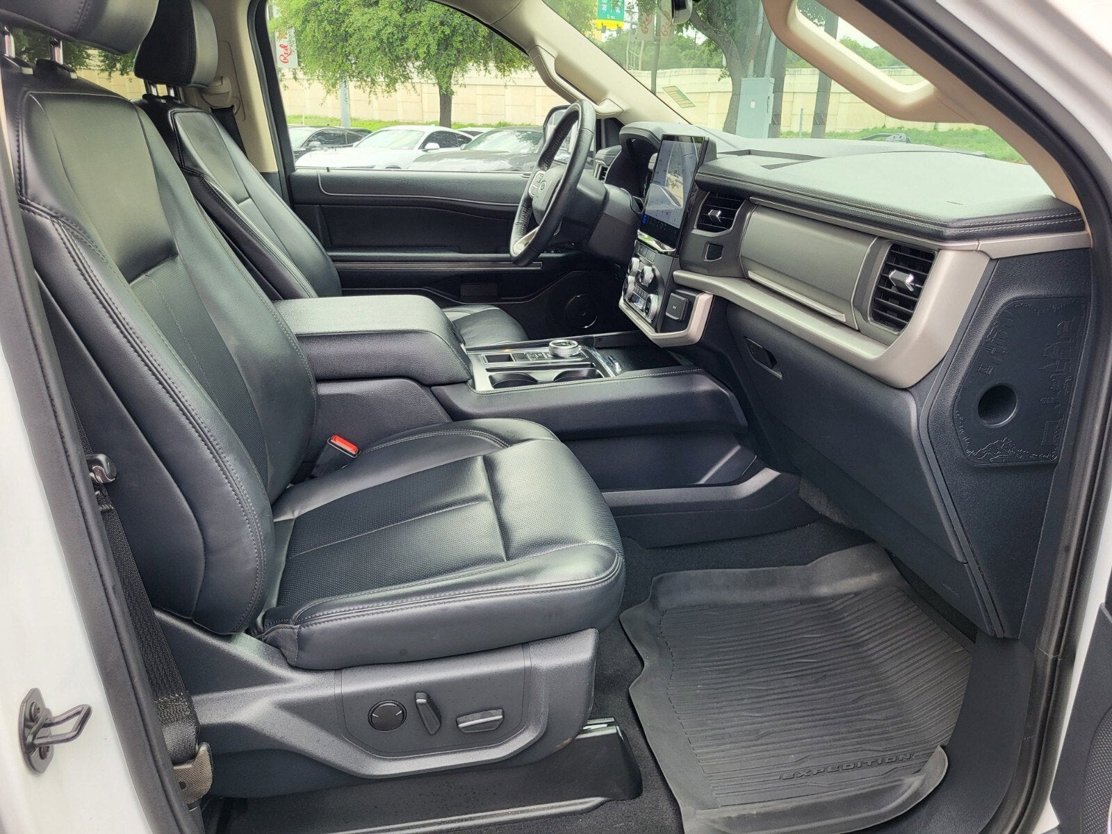 2023 Ford Expedition XLT