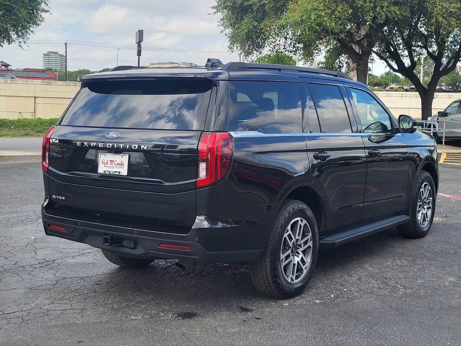 2025 Ford Expedition Active