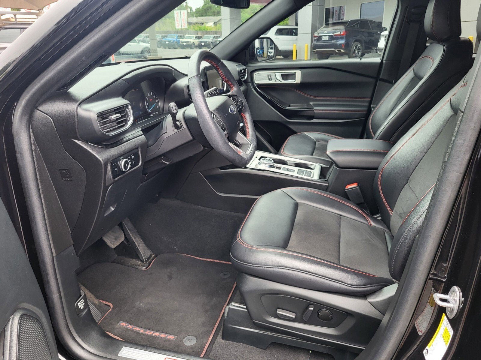 2024 Ford Explorer ST-Line