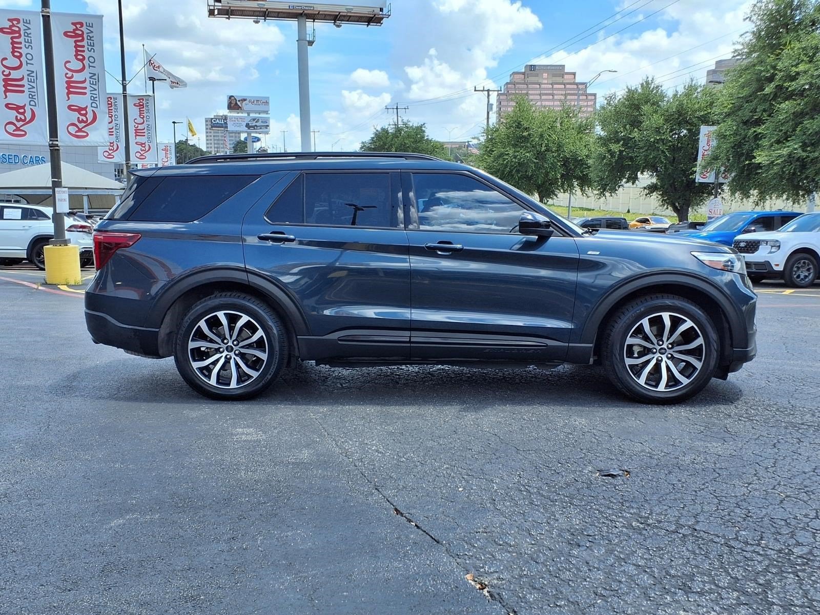 2022 Ford Explorer ST-Line