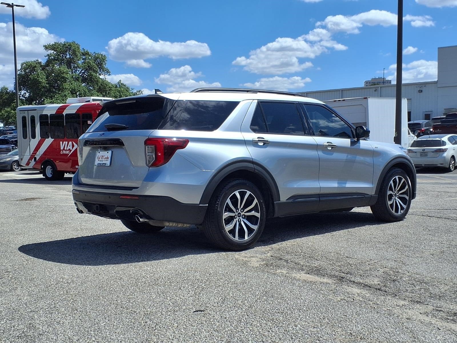 2023 Ford Explorer ST-Line