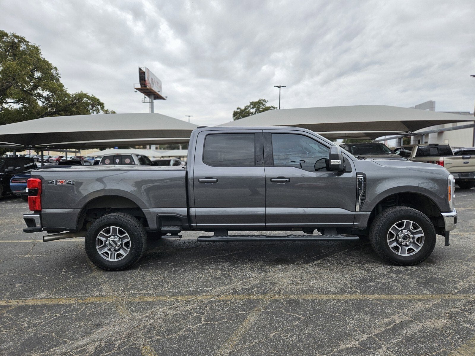 2023 Ford Super Duty F-250 SRW LARIAT
