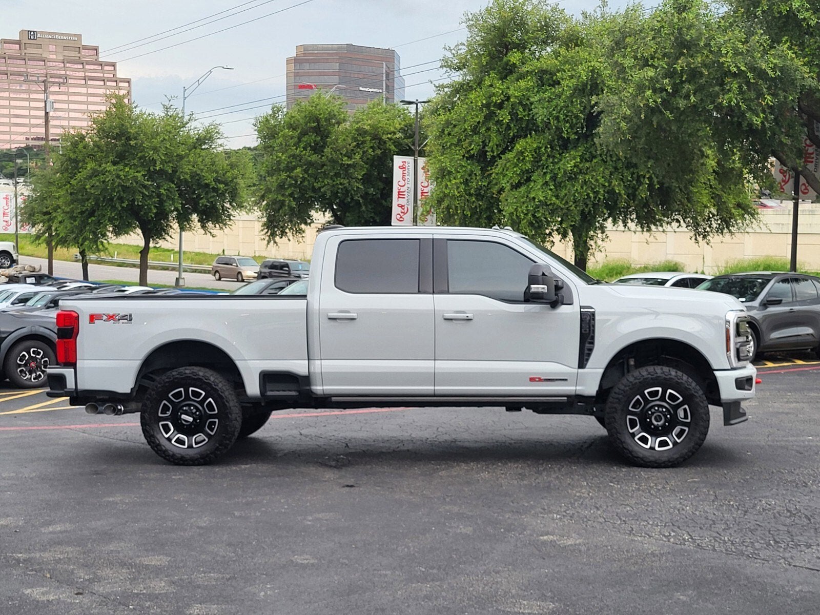 2025 Ford Super Duty F-350 SRW Platinum