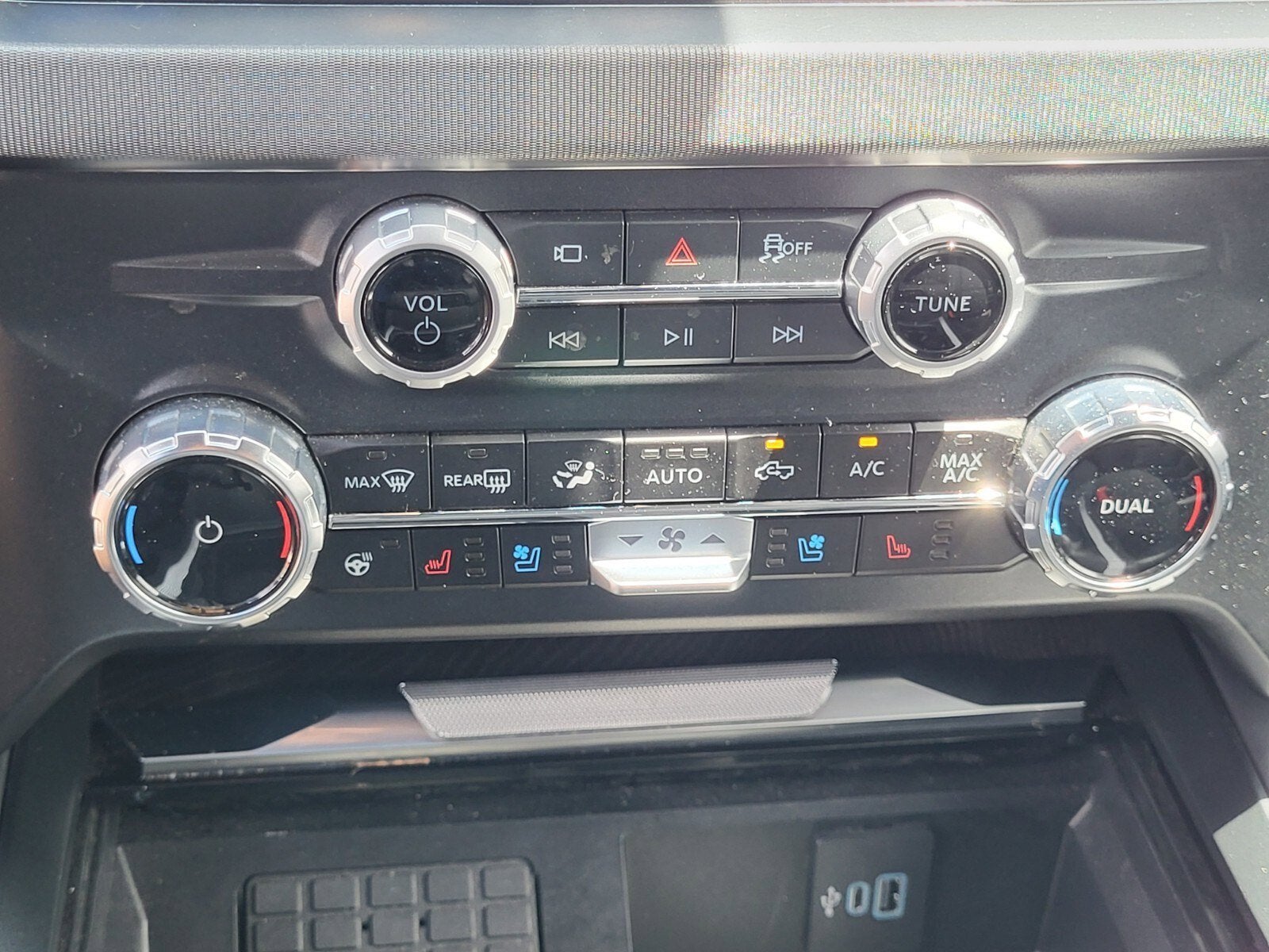 2025 Ford Super Duty F-350 DRW Platinum