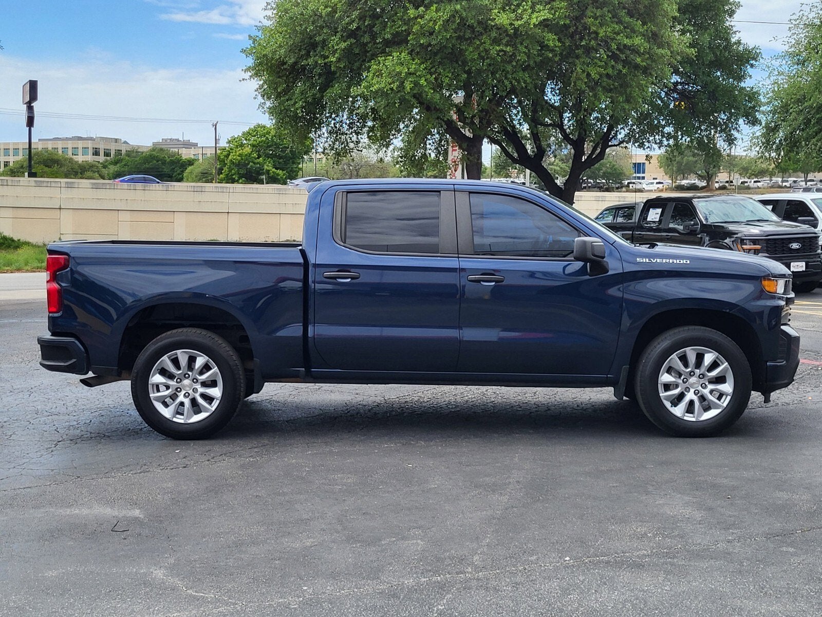 2022 Chevrolet Silverado 1500 LTD Custom