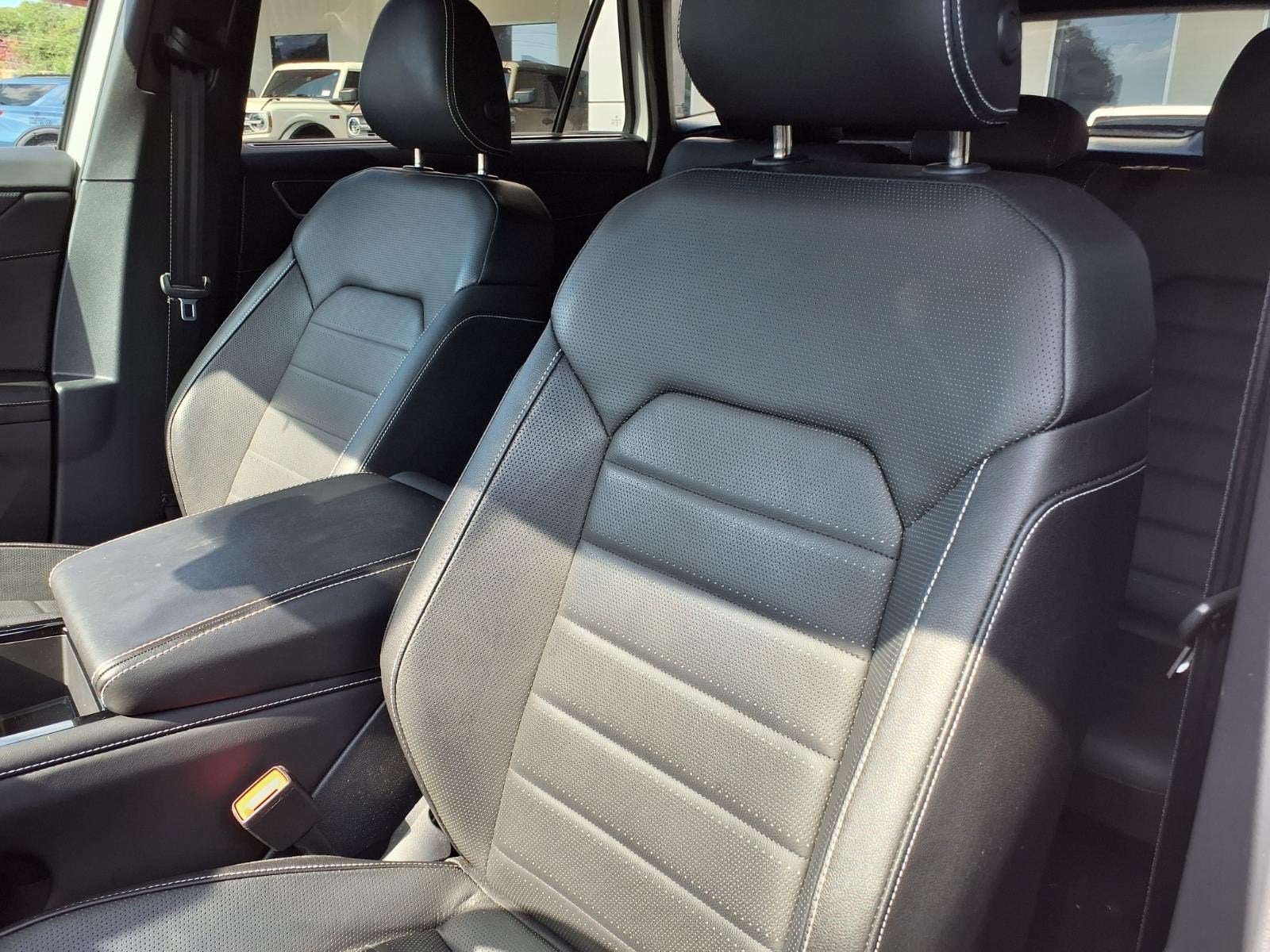 2025 Volkswagen Atlas Cross Sport 2.0T SEL R-Line Black