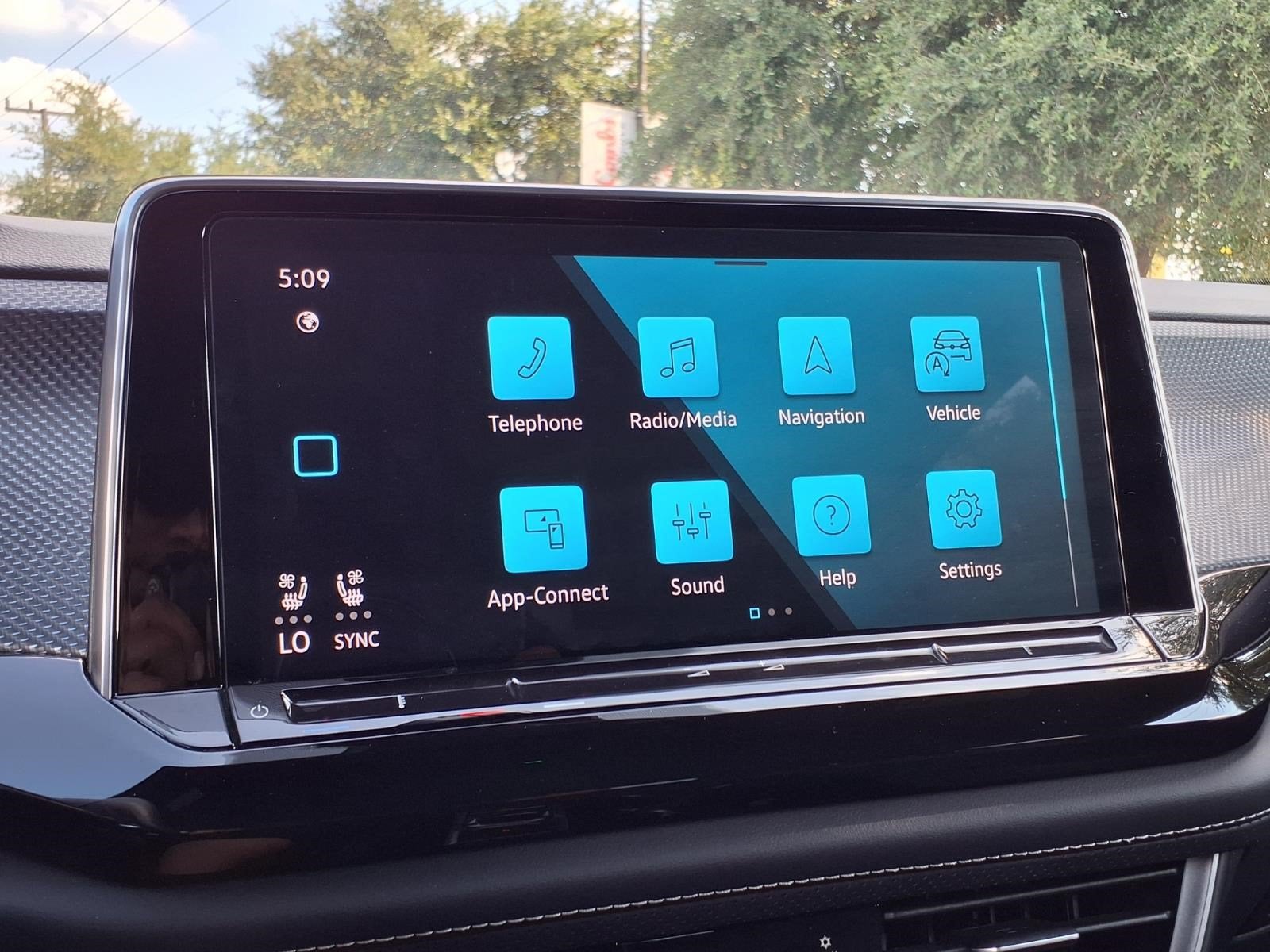 2025 Volkswagen Atlas Cross Sport 2.0T SEL R-Line Black