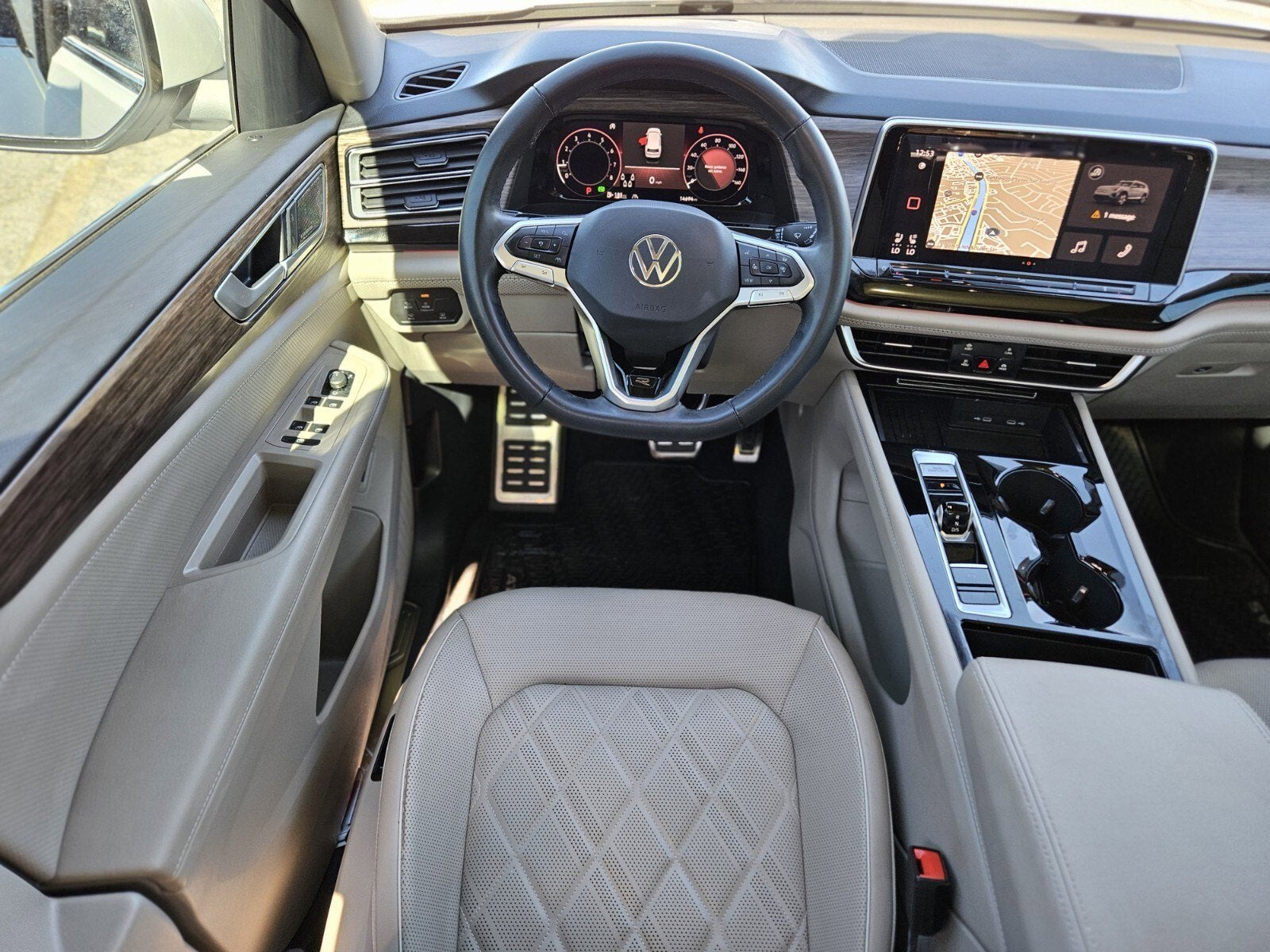 2025 Volkswagen Atlas 2.0T SEL Premium R-Line