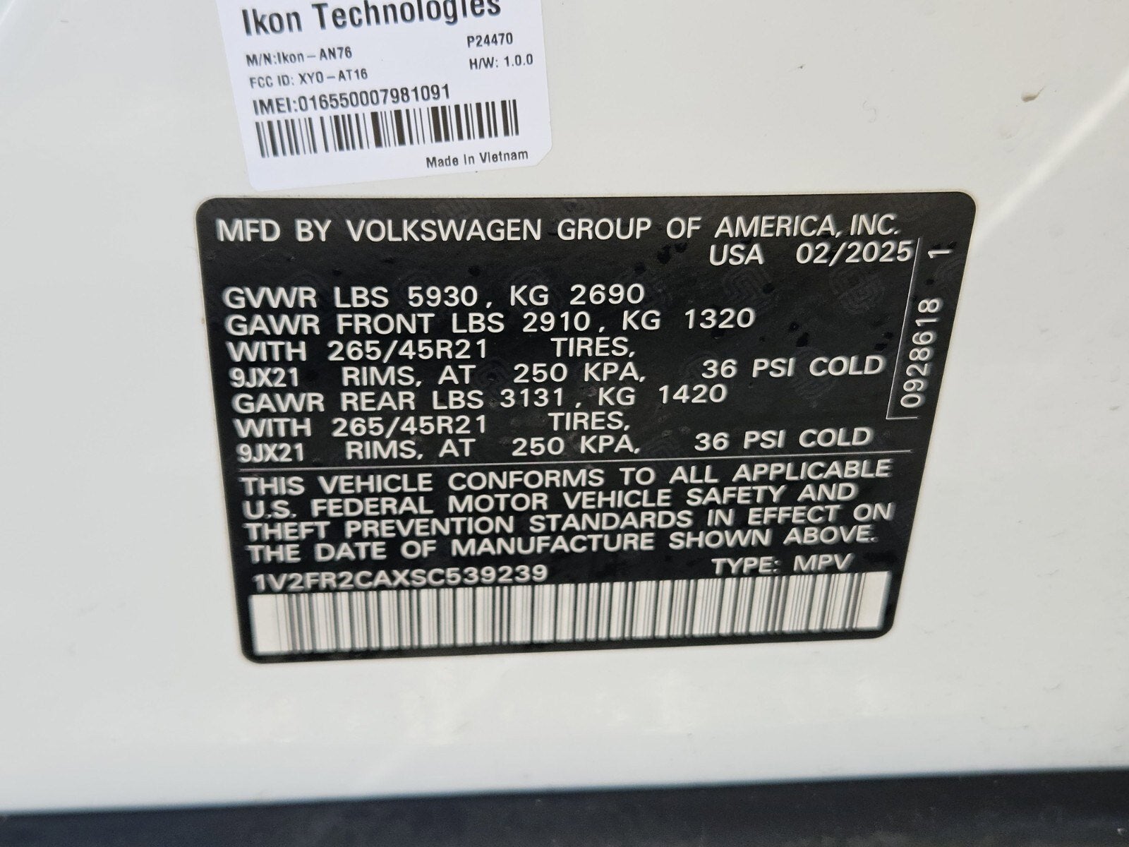 2025 Volkswagen Atlas 2.0T SEL Premium R-Line