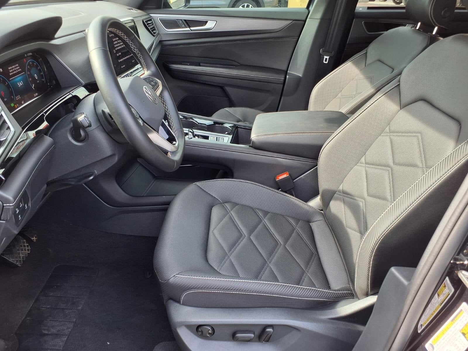 2025 Volkswagen Atlas Cross Sport 2.0T SE w/Technology