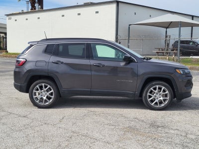 2022 Jeep Compass Latitude Lux