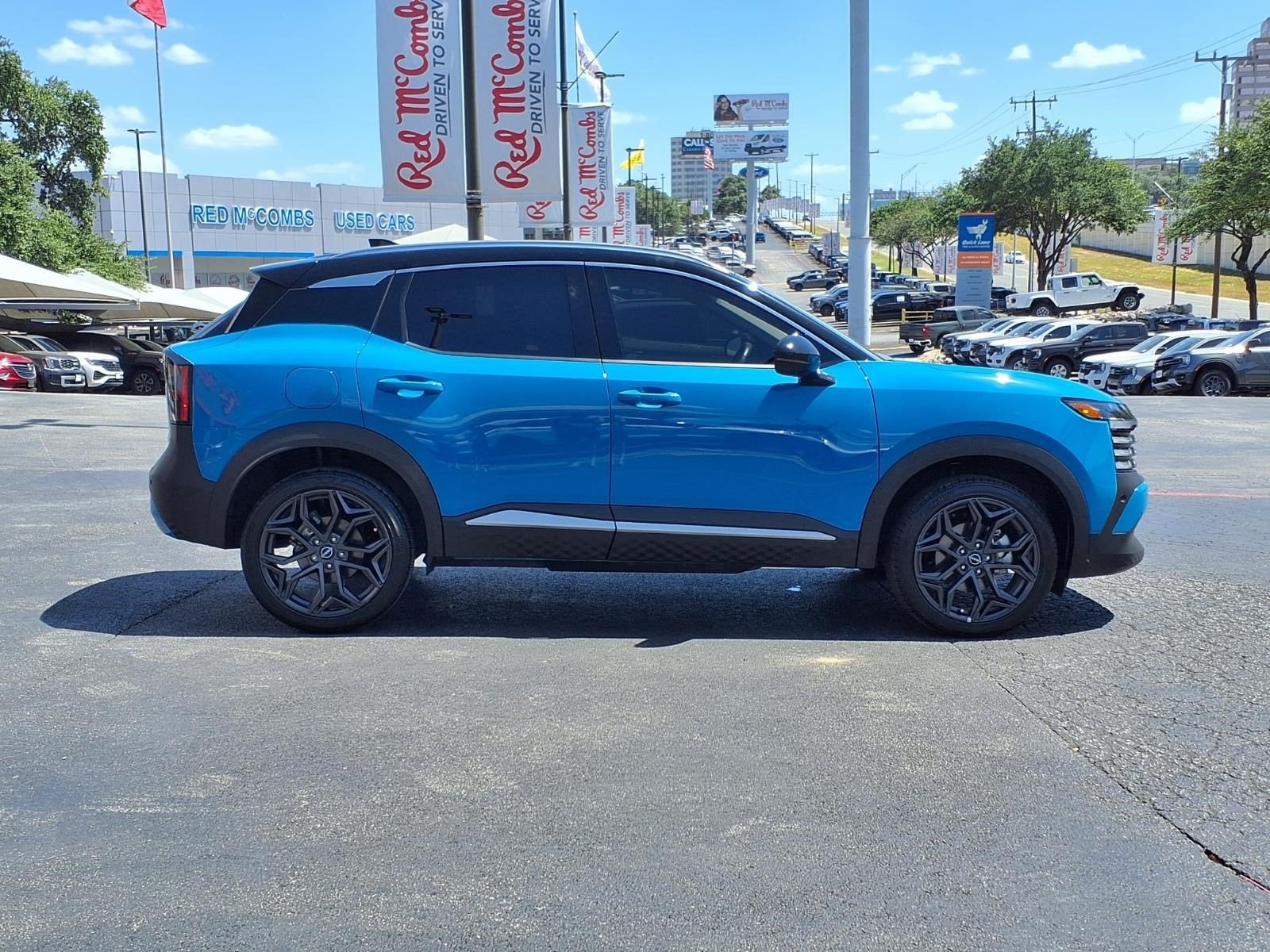 2025 Nissan Kicks SR