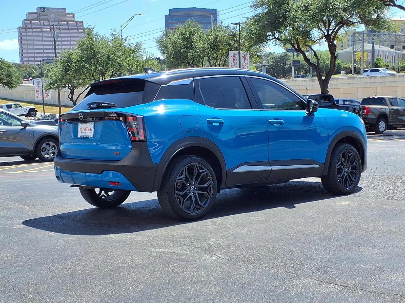 2025 Nissan Kicks SR