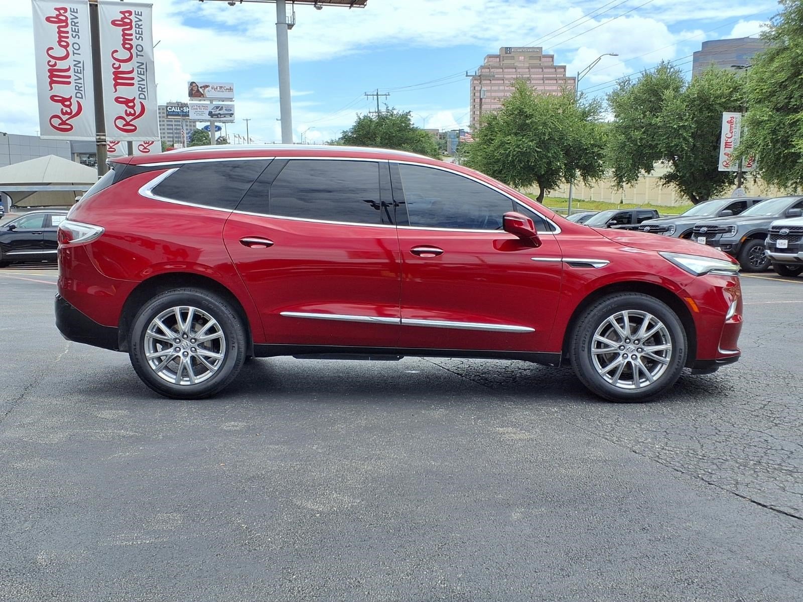 2023 Buick Enclave Essence
