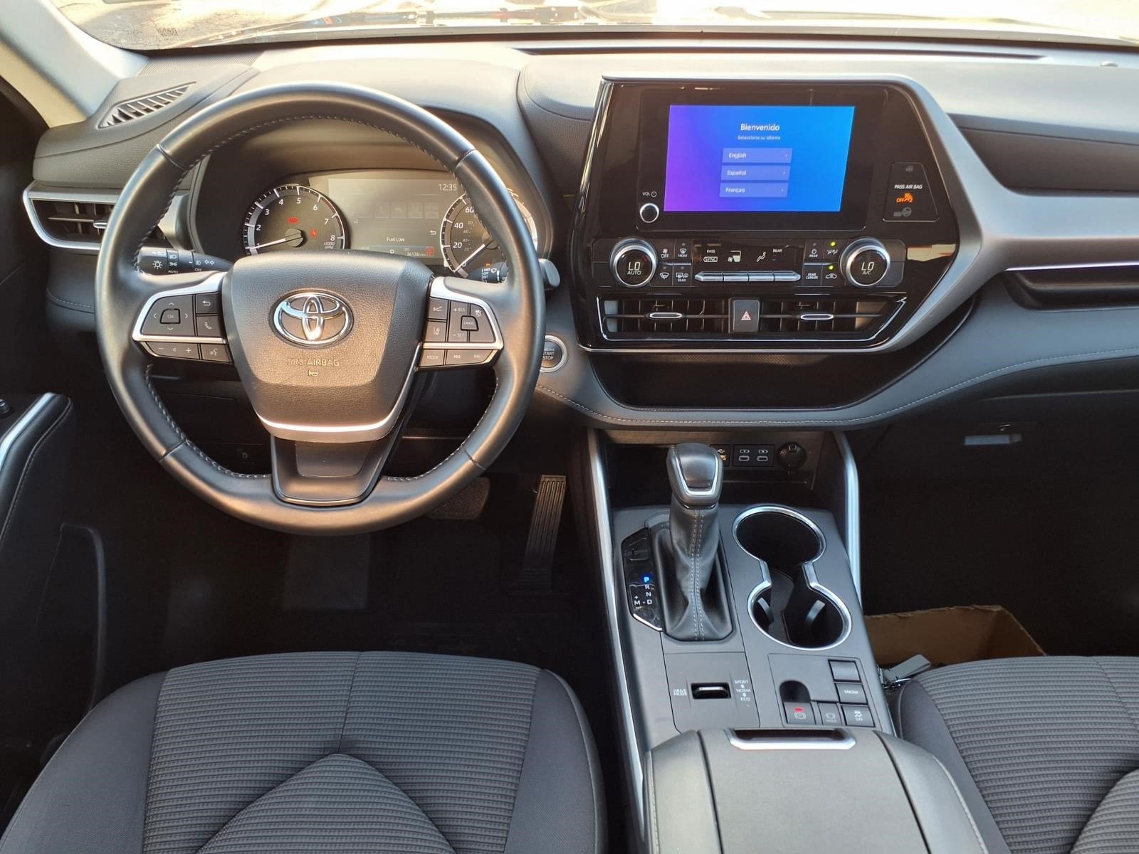 2025 Toyota Highlander LE
