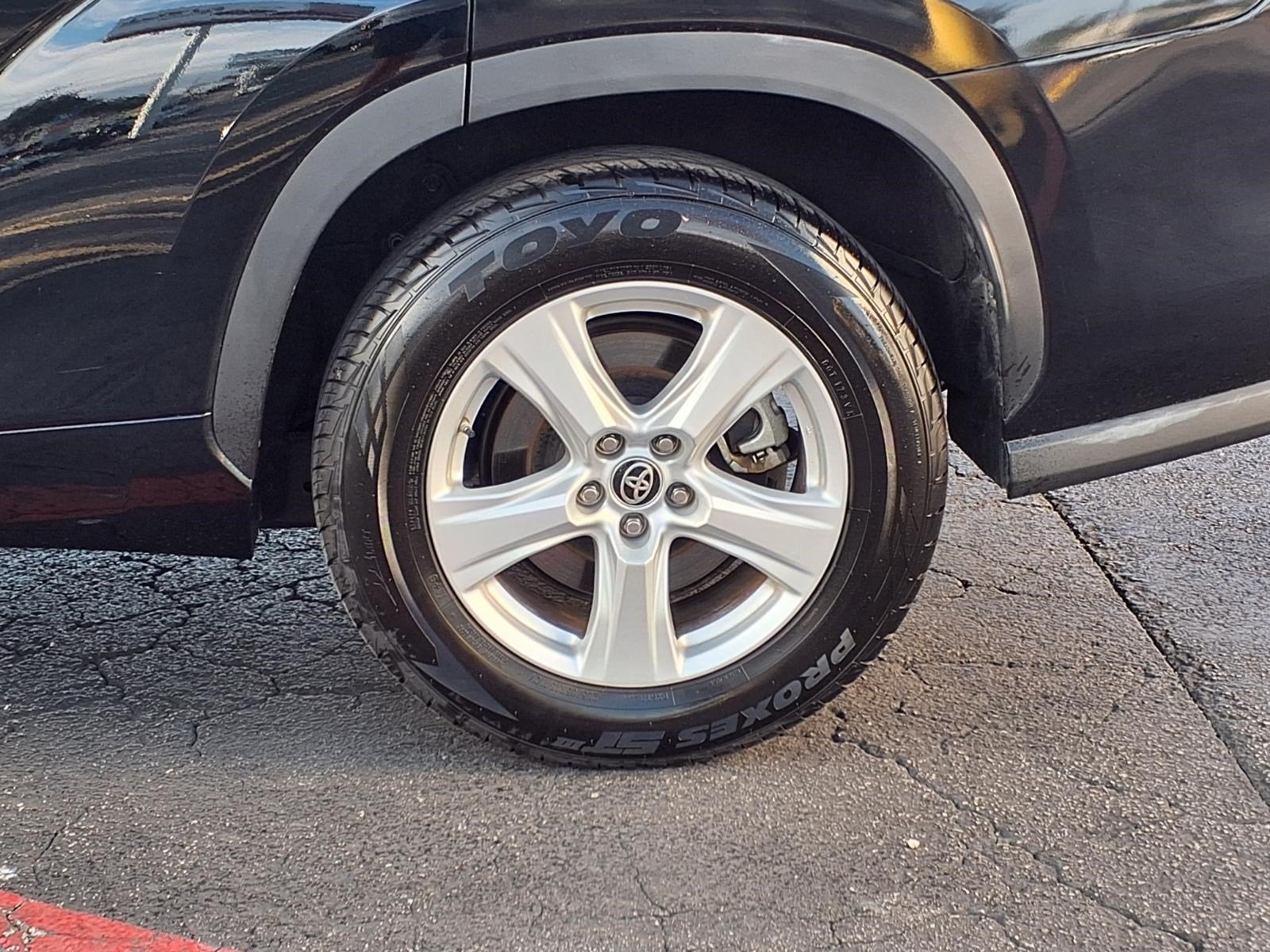 2025 Toyota Highlander LE